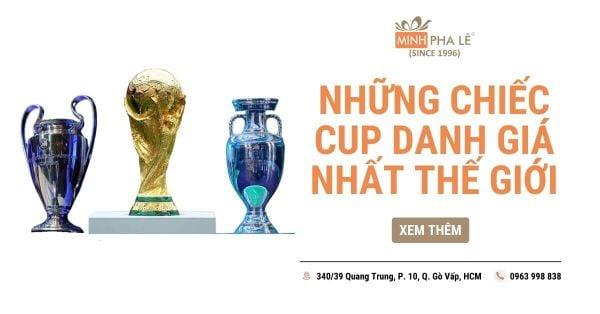 AC Milan, một trong những đội bóng huyền thoại của Serie A, nâng cao chiếc cúp vô địch Champions League danh giá châu Âu.