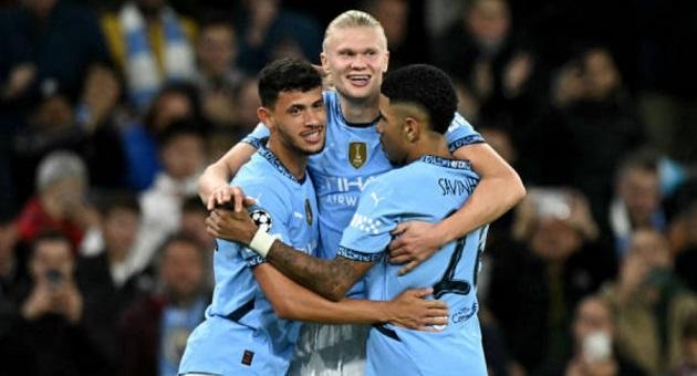 Tiền vệ Kevin De Bruyne của Manchester City là một trong những cầu thủ hưởng lương cao nhất Premier League, phản ánh sự chênh lệch tài chính.