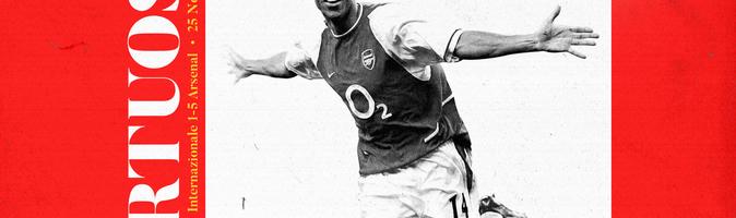 Thierry Henry trượt cỏ ăn mừng bàn thắng kinh điển trong màu áo Arsenal tại Highbury