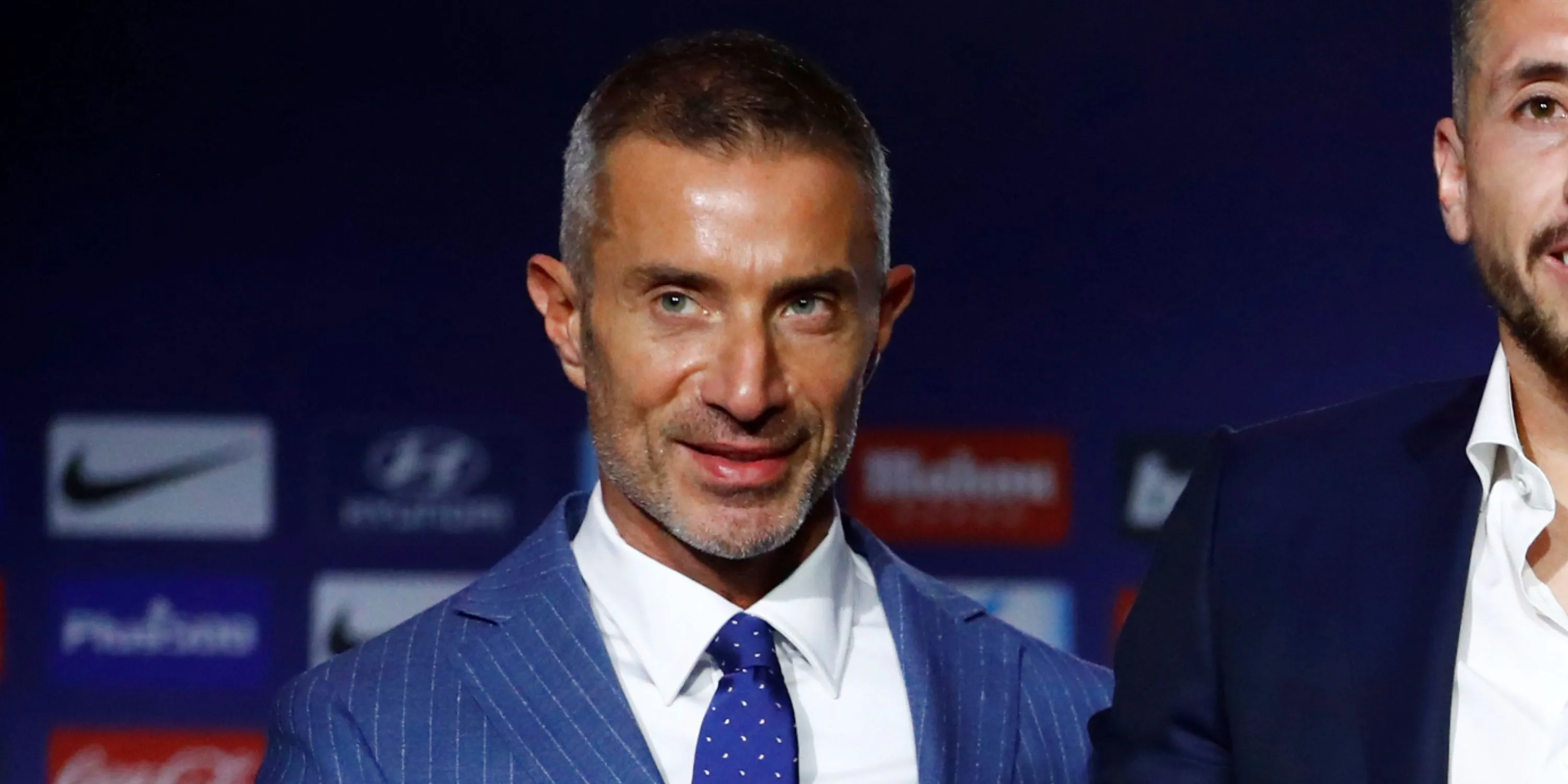 Andrea Berta làm việc với các mục tiêu chuyển nhượng của Arsenal tại Premier League