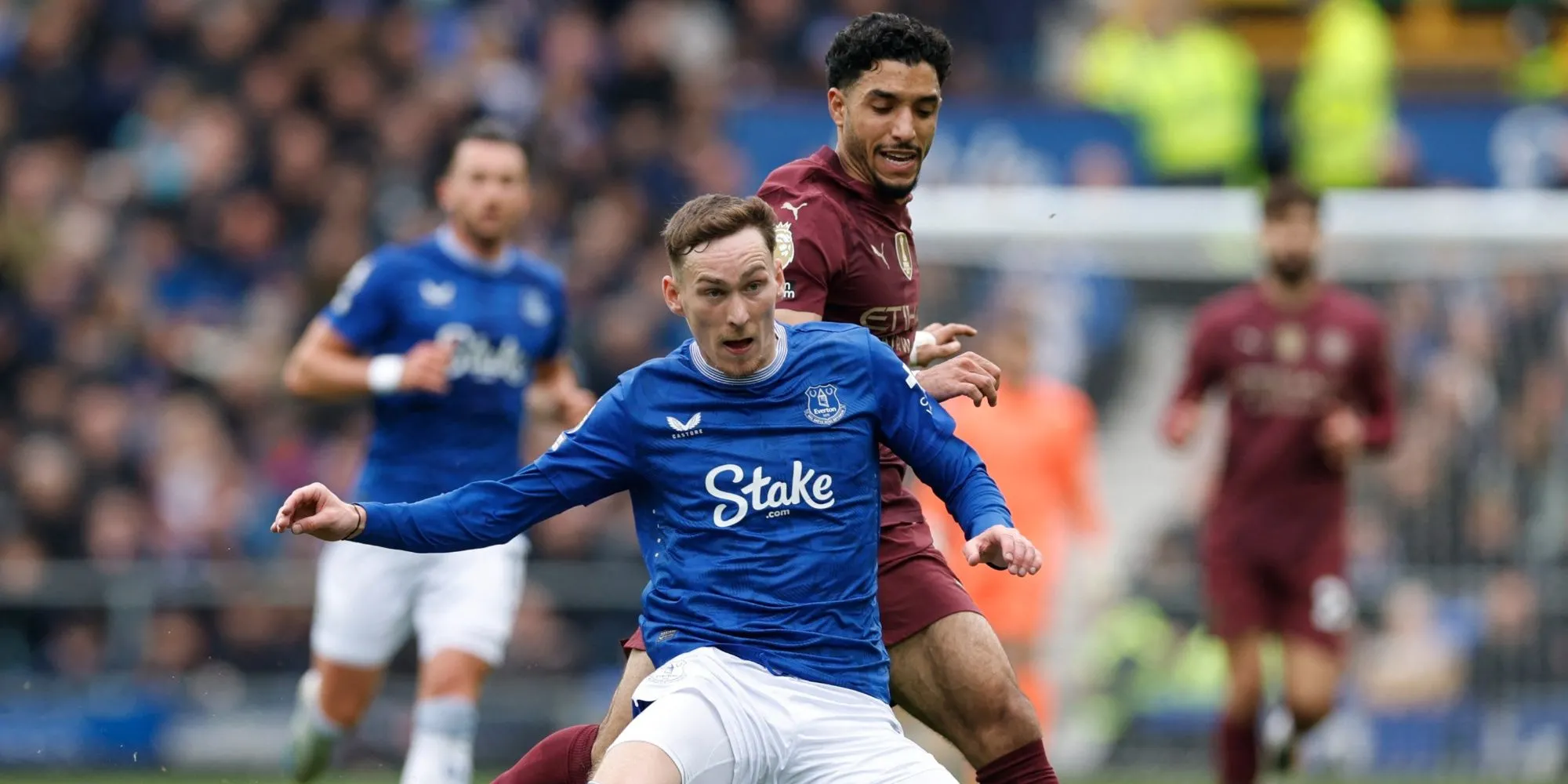 Cầu thủ Everton ăn mừng sau bàn thắng