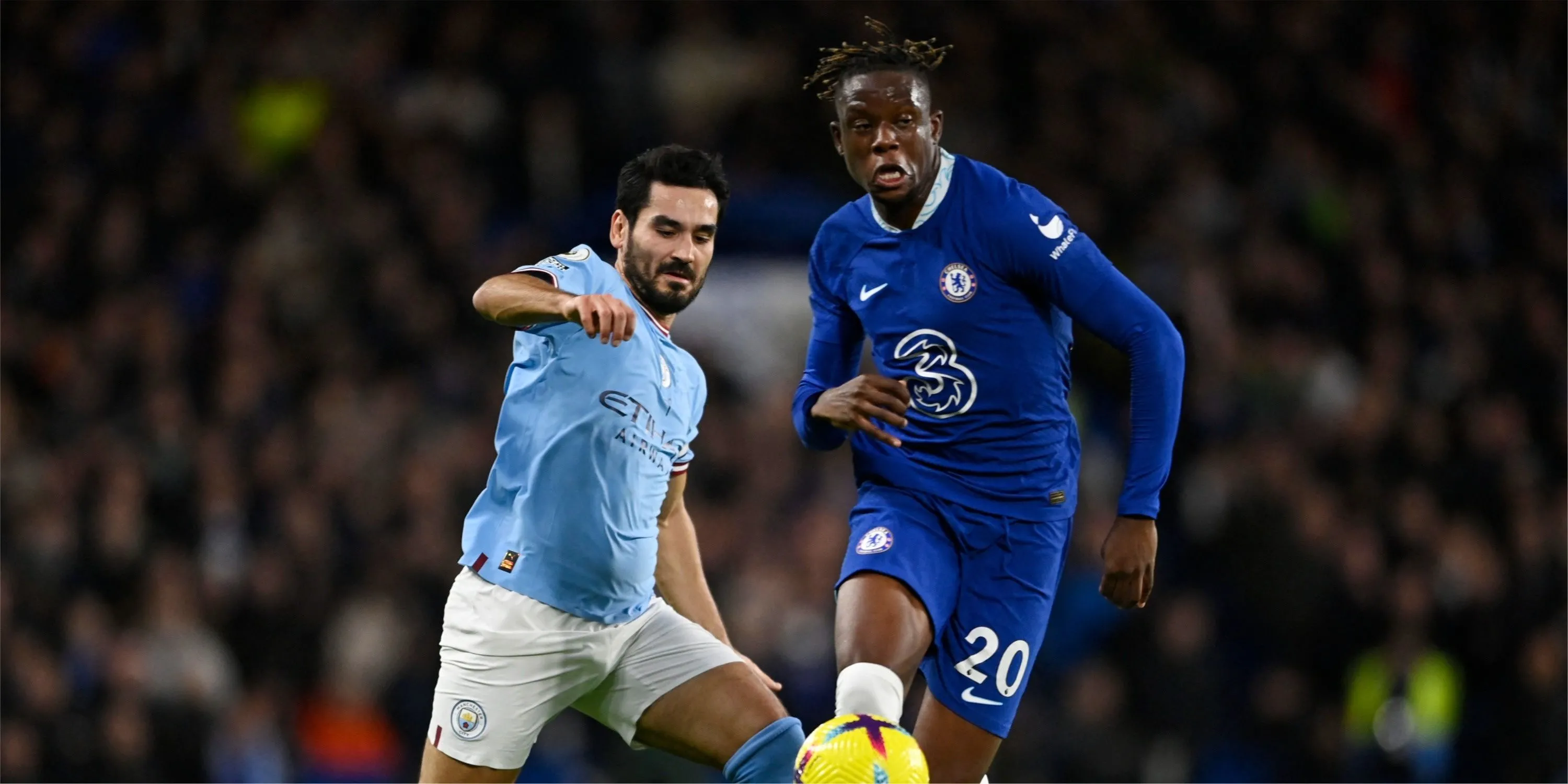 Denis Zakaria thi đấu cho Chelsea tại Stamford Bridge ở Premier League