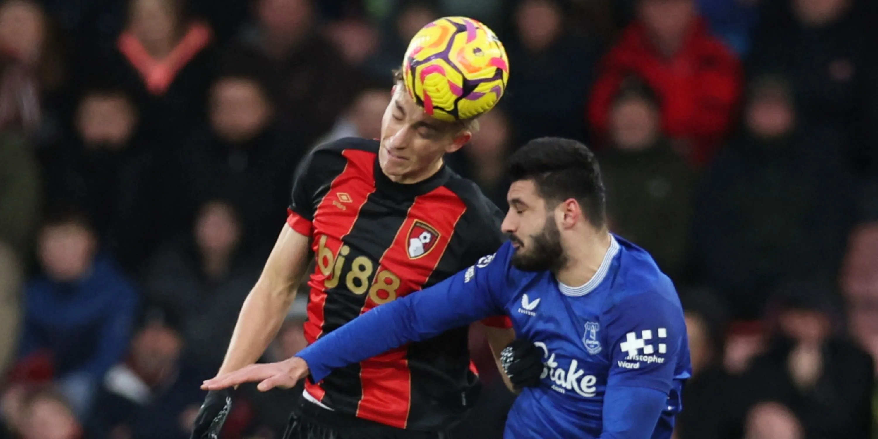 Hậu vệ Dean Huijsen thi đấu ấn tượng trong màu áo Bournemouth tại Premier League, mục tiêu của Arsenal.