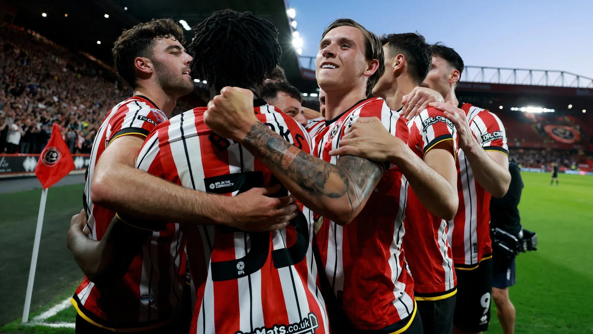 Hình ảnh đội bóng Sheffield United thi đấu tại Championship