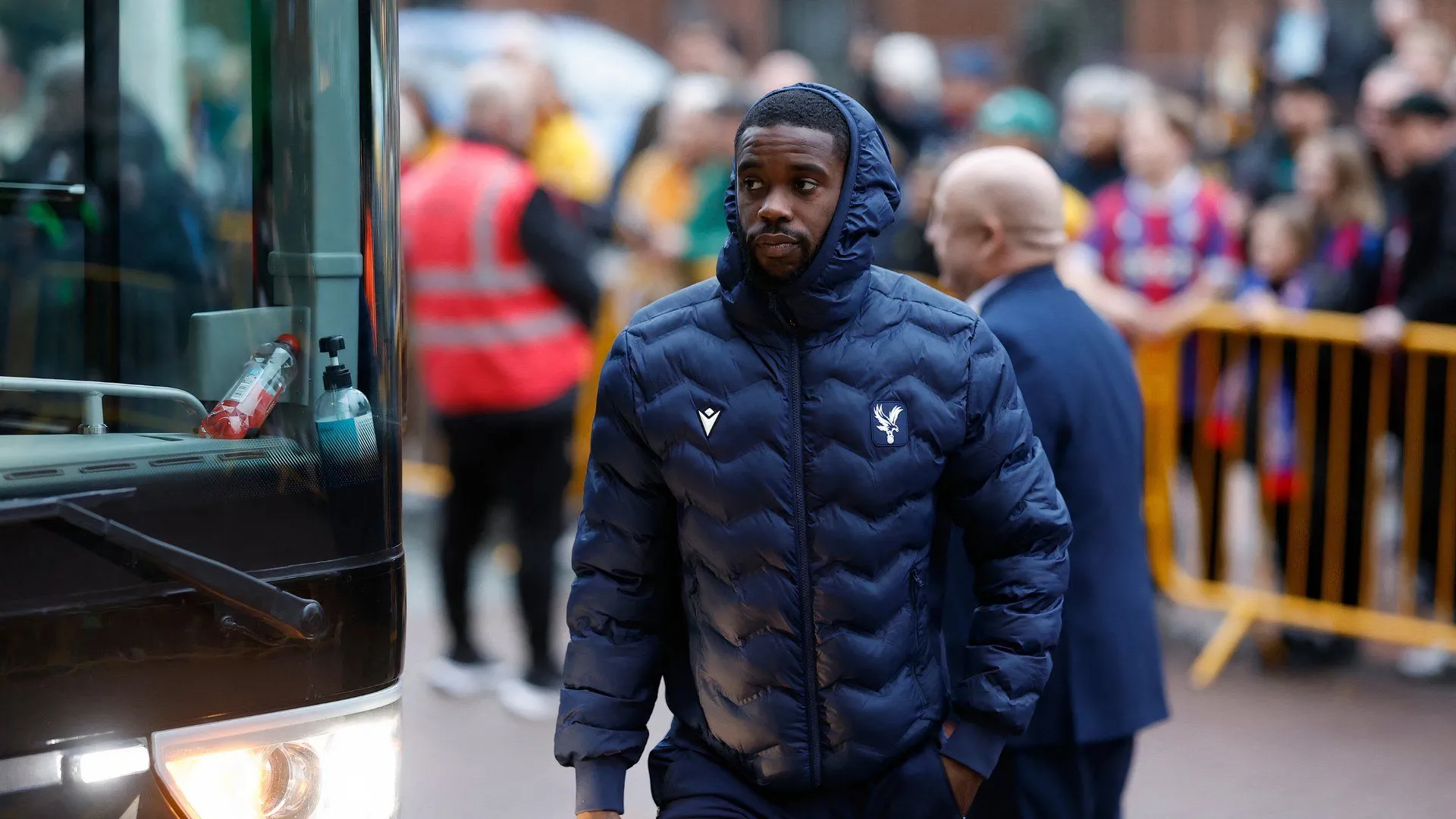 Jeffrey Schlupp thi đấu cho Crystal Palace sau khi rời Leicester.