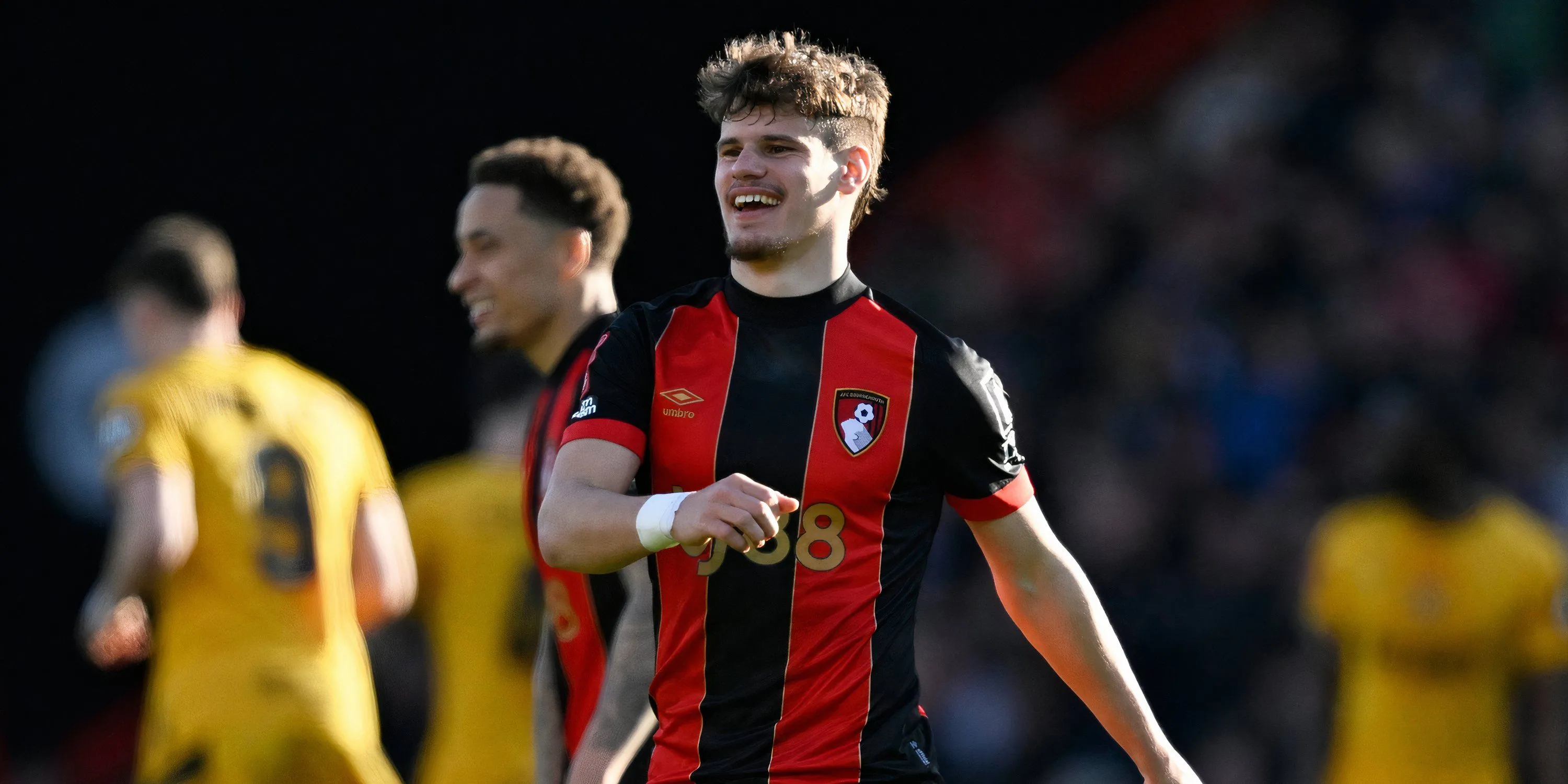 Milos Kerkez thể hiện tốc độ và kỹ thuật khi thi đấu cho Bournemouth