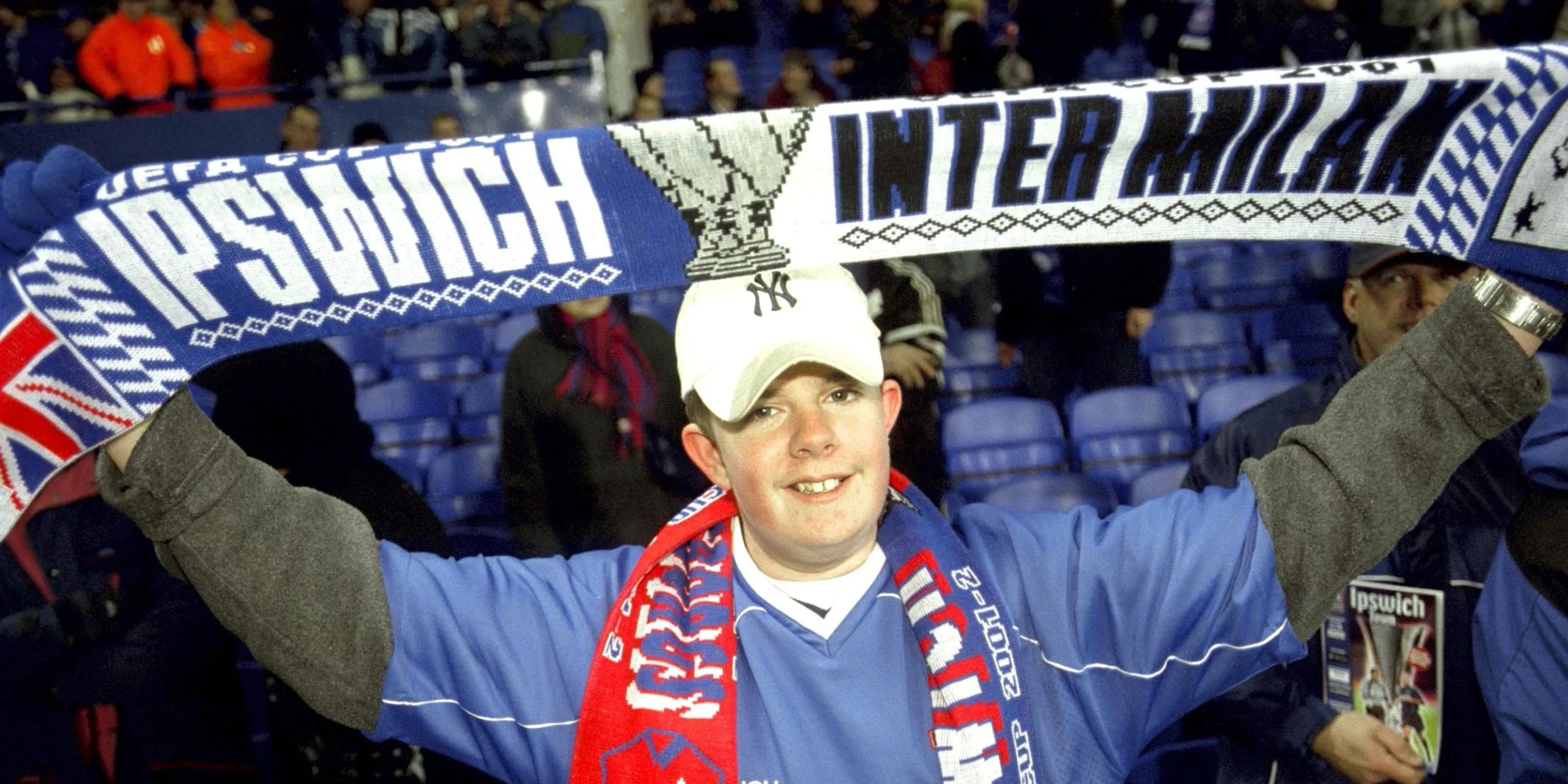 Người hâm mộ Ipswich Town ăn mừng UEFA Cup