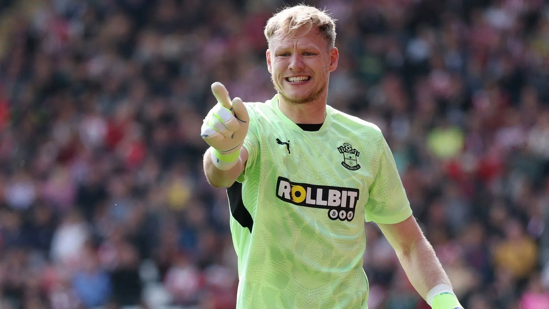 Thủ môn Aaron Ramsdale trong màu áo Southampton mùa giải 2024/25