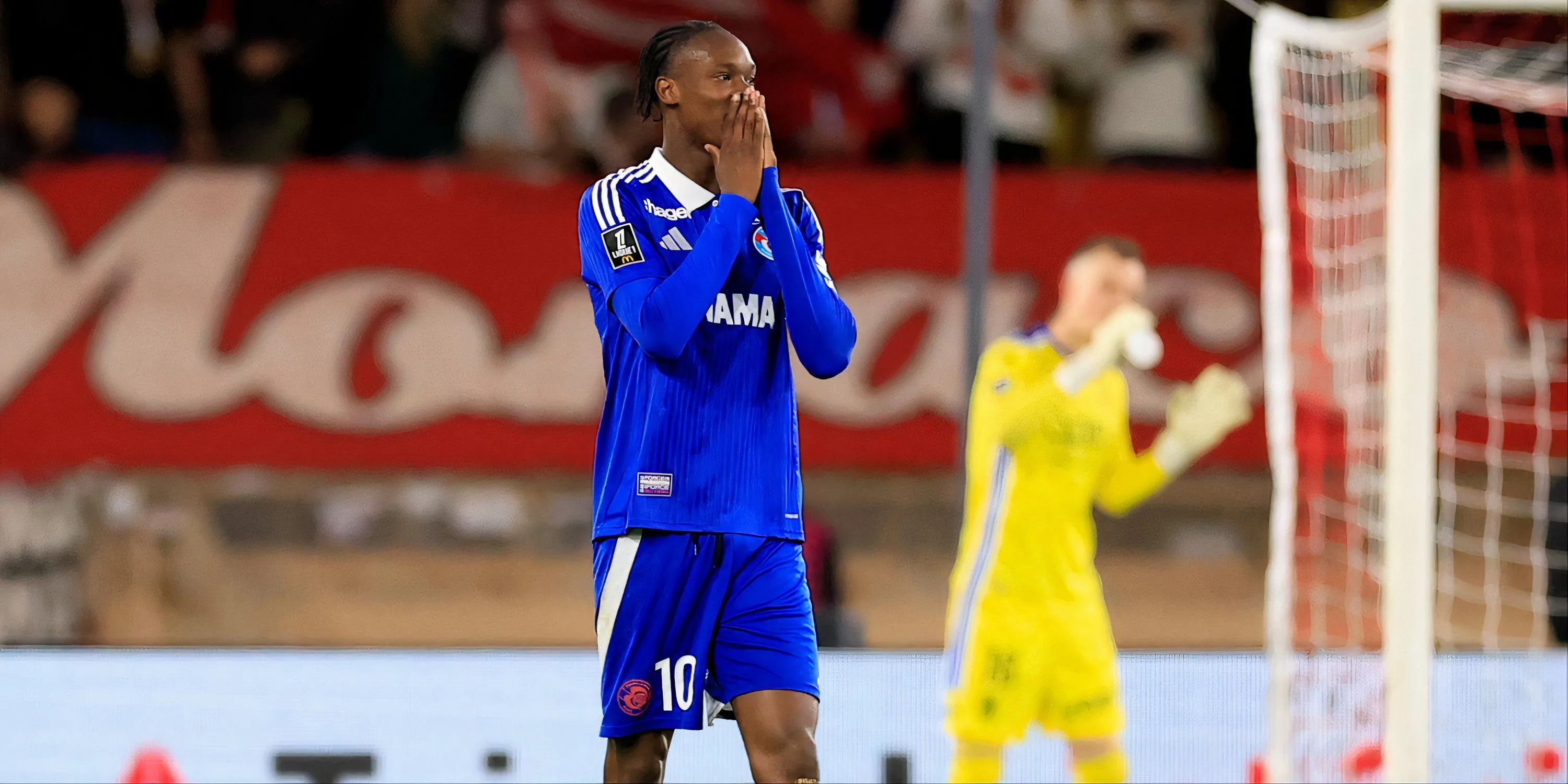 Tiền đạo Emanuel Emegha trong màu áo Strasbourg mục tiêu của Chelsea
