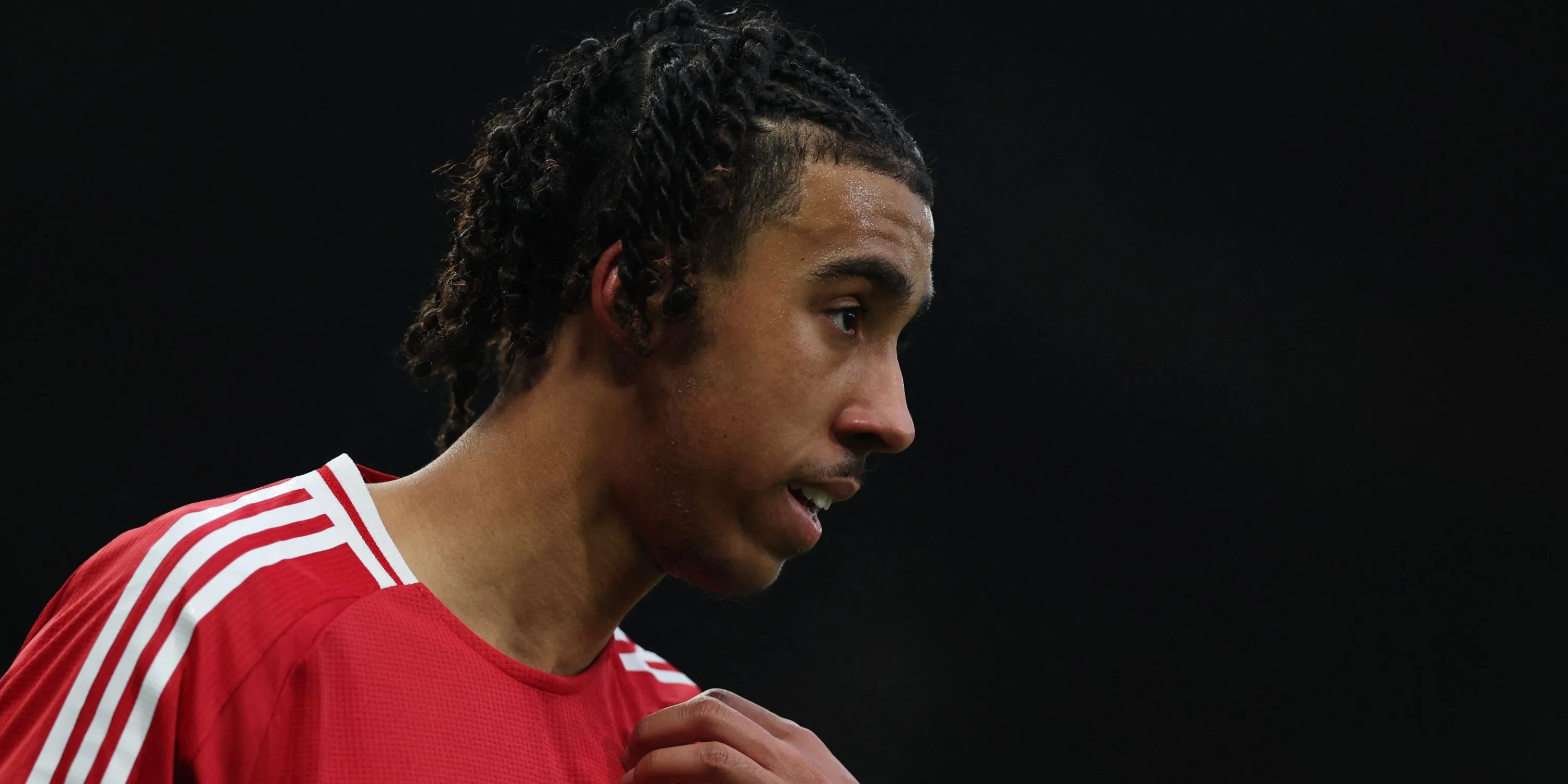 Trung vệ trẻ Leny Yoro của Man Utd, được kỳ vọng trở thành Ferdinand mới