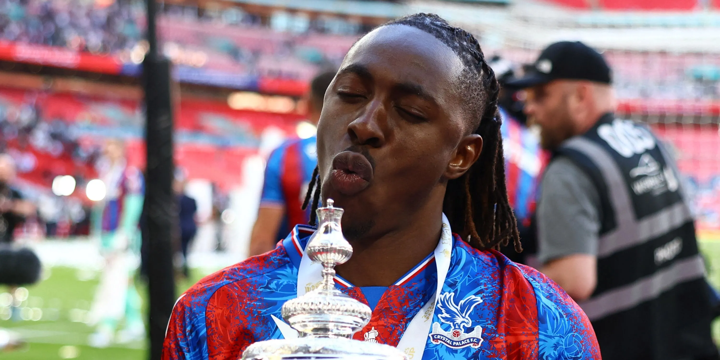 Crystal Palace ăn mừng chức vô địch FA Cup, giành vé dự Europa League.