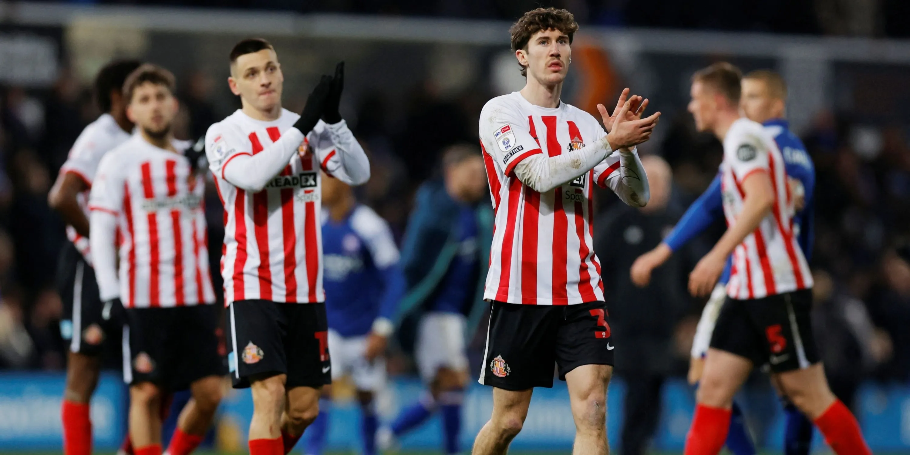 Hậu vệ Trai Hume trong màu áo Sunderland