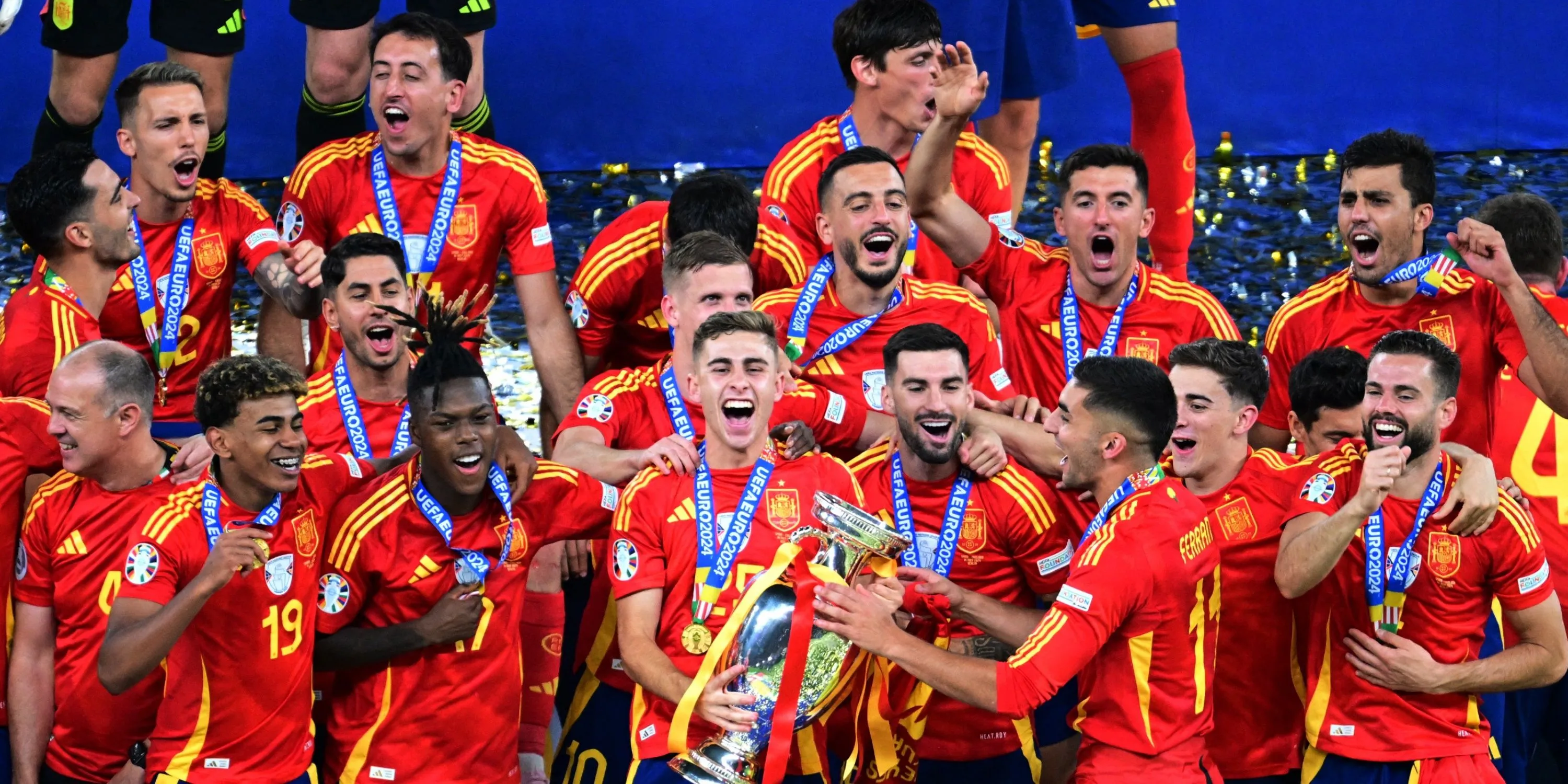 Nico Williams ăn mừng tại Euro 2024 trong màu áo đội tuyển Tây Ban Nha
