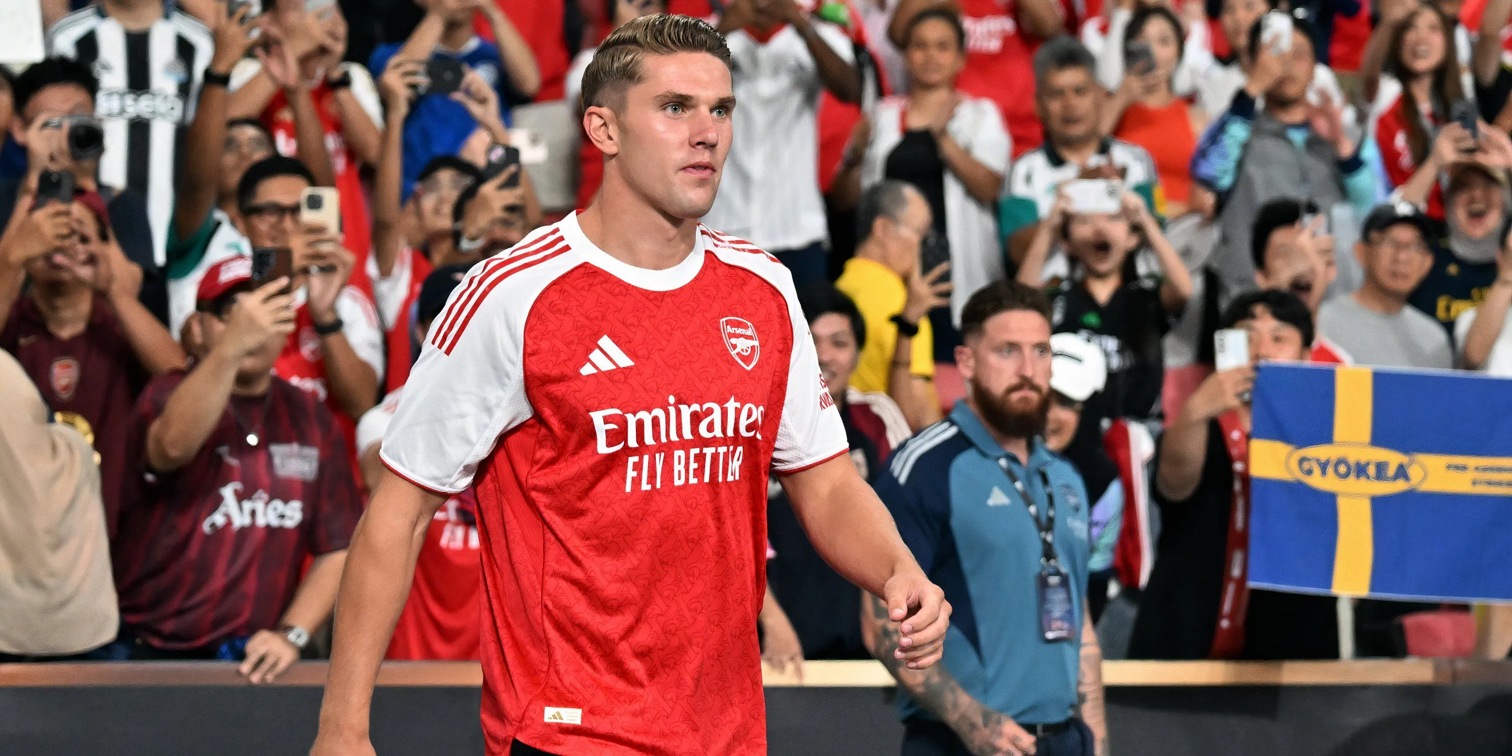 Viktor Gyokeres gia nhập Arsenal và áp lực từ chiếc áo số 14 của Thierry Henry