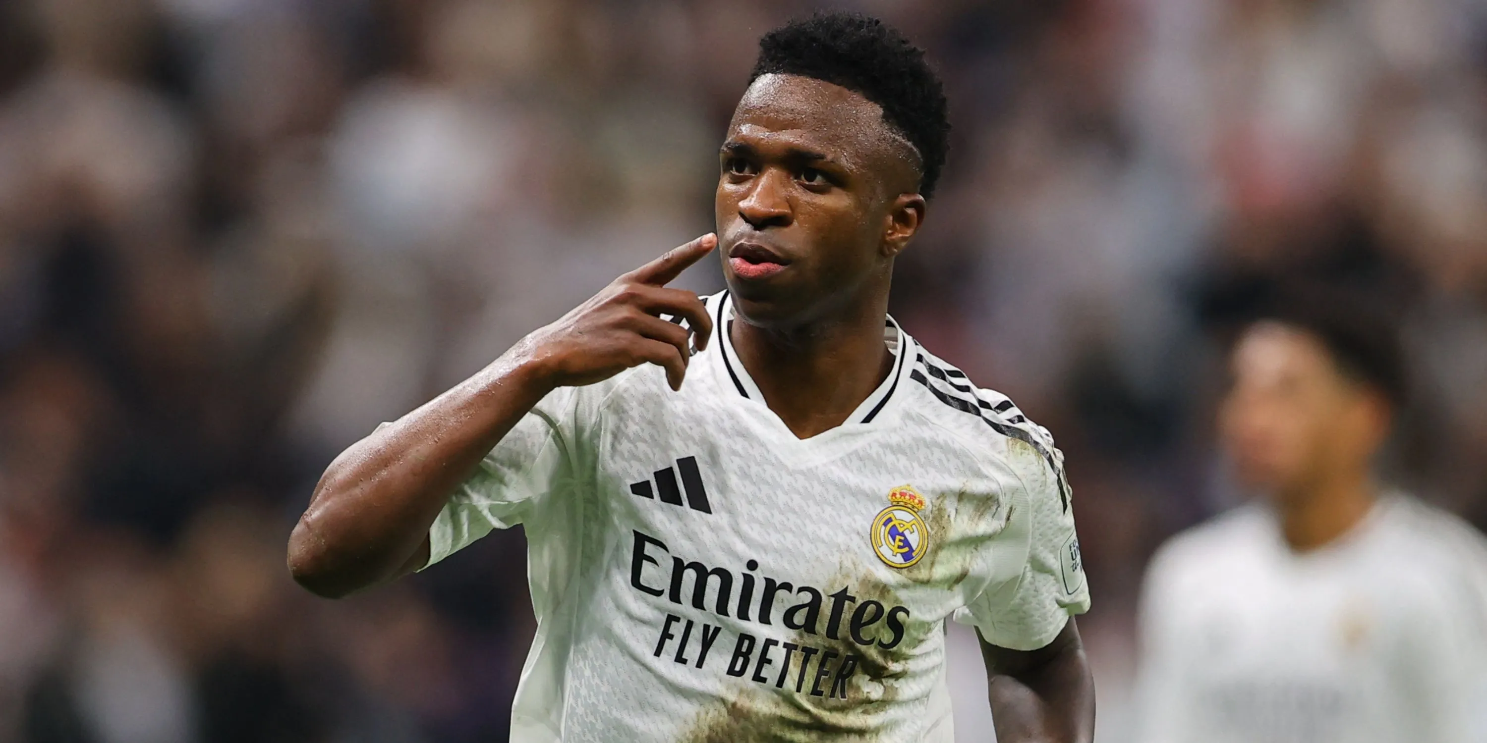 Vinicius Jr ăn mừng cùng Real Madrid
