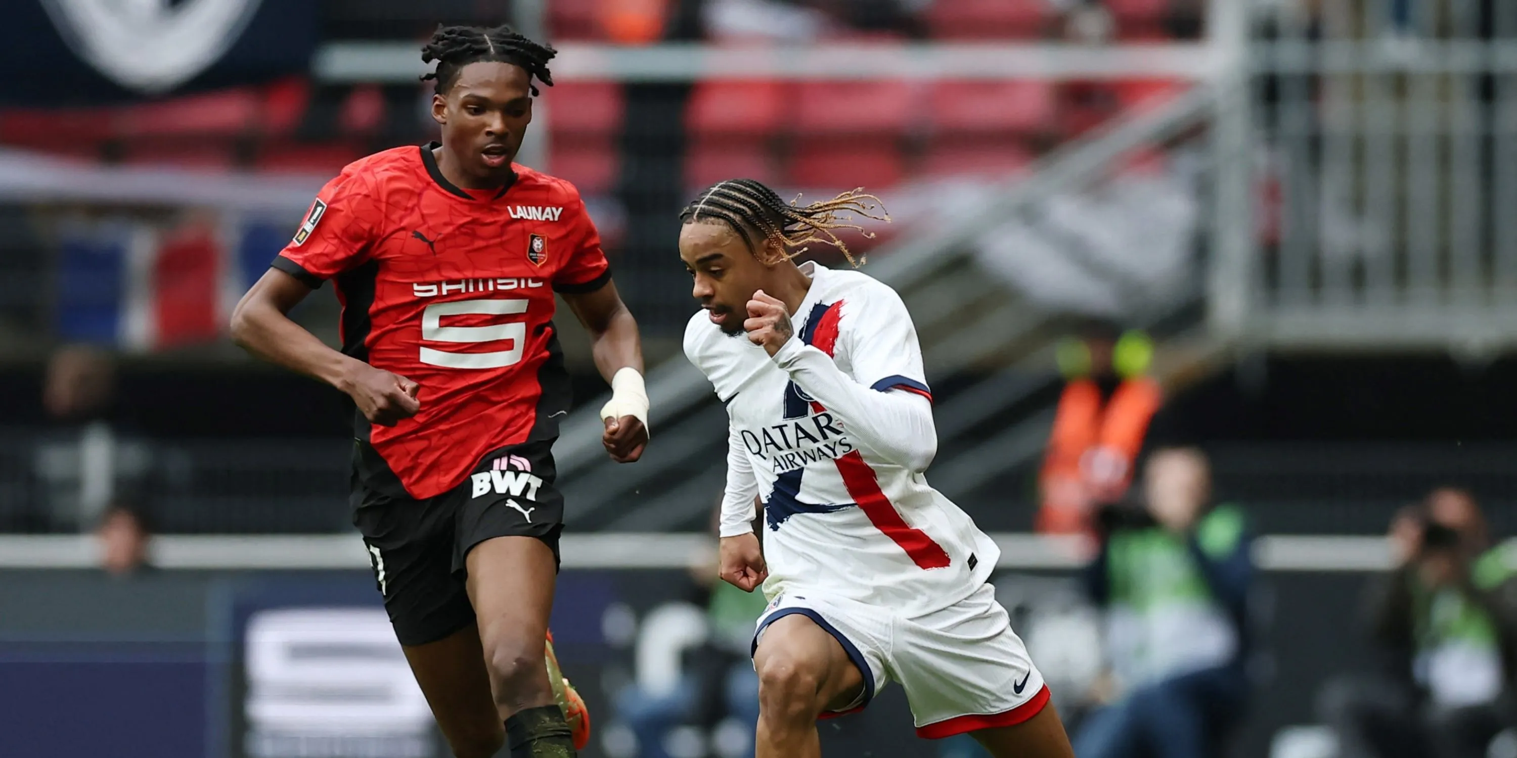 Jeremy Jacquet, hậu vệ trẻ của Rennes đang được Arsenal liên hệ chiêu mộ trong kỳ chuyển nhượng hè.