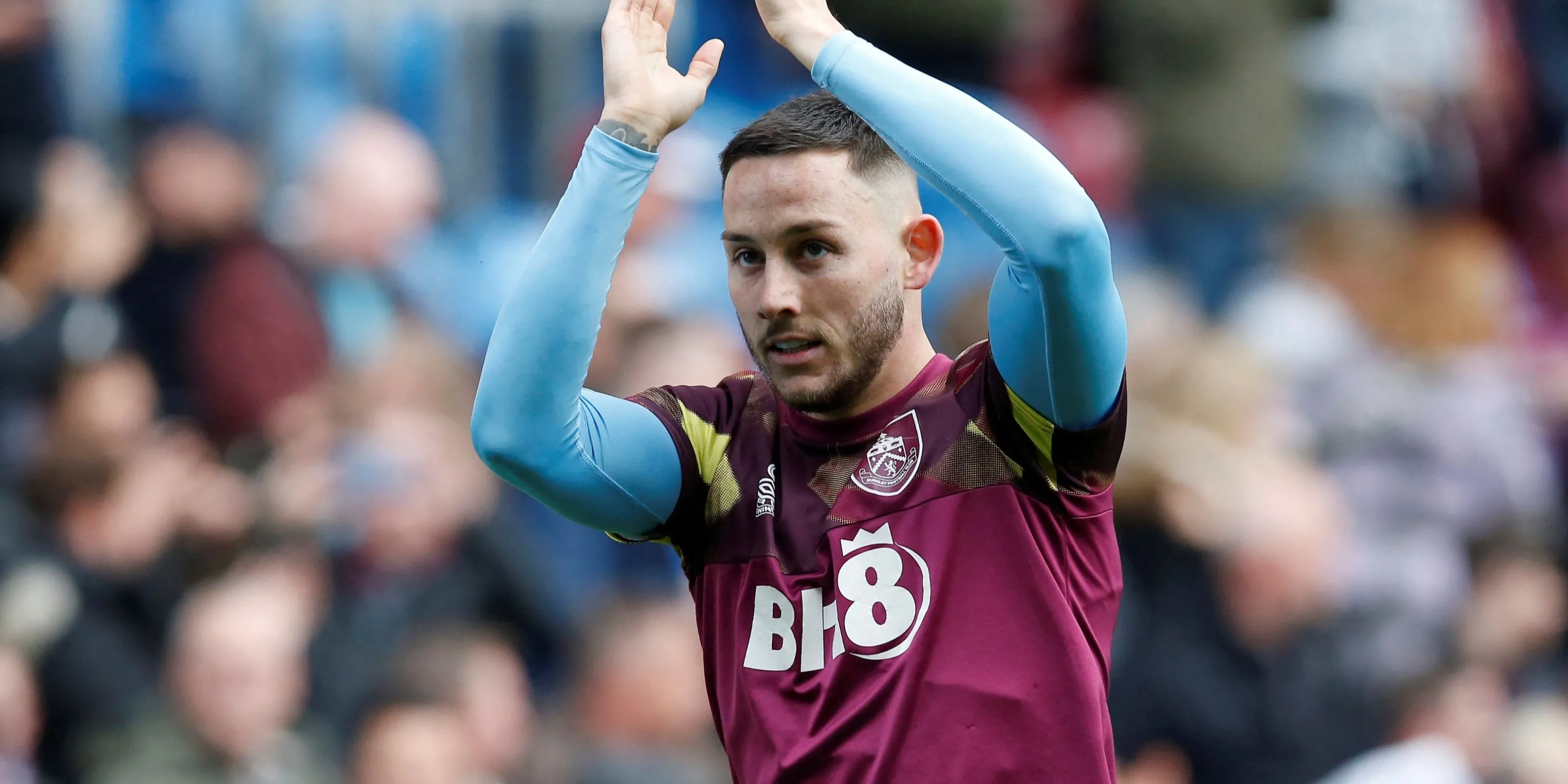Josh Brownhill thi đấu ấn tượng cho Burnley, hứa hẹn trở thành nhân tố quan trọng của Everton