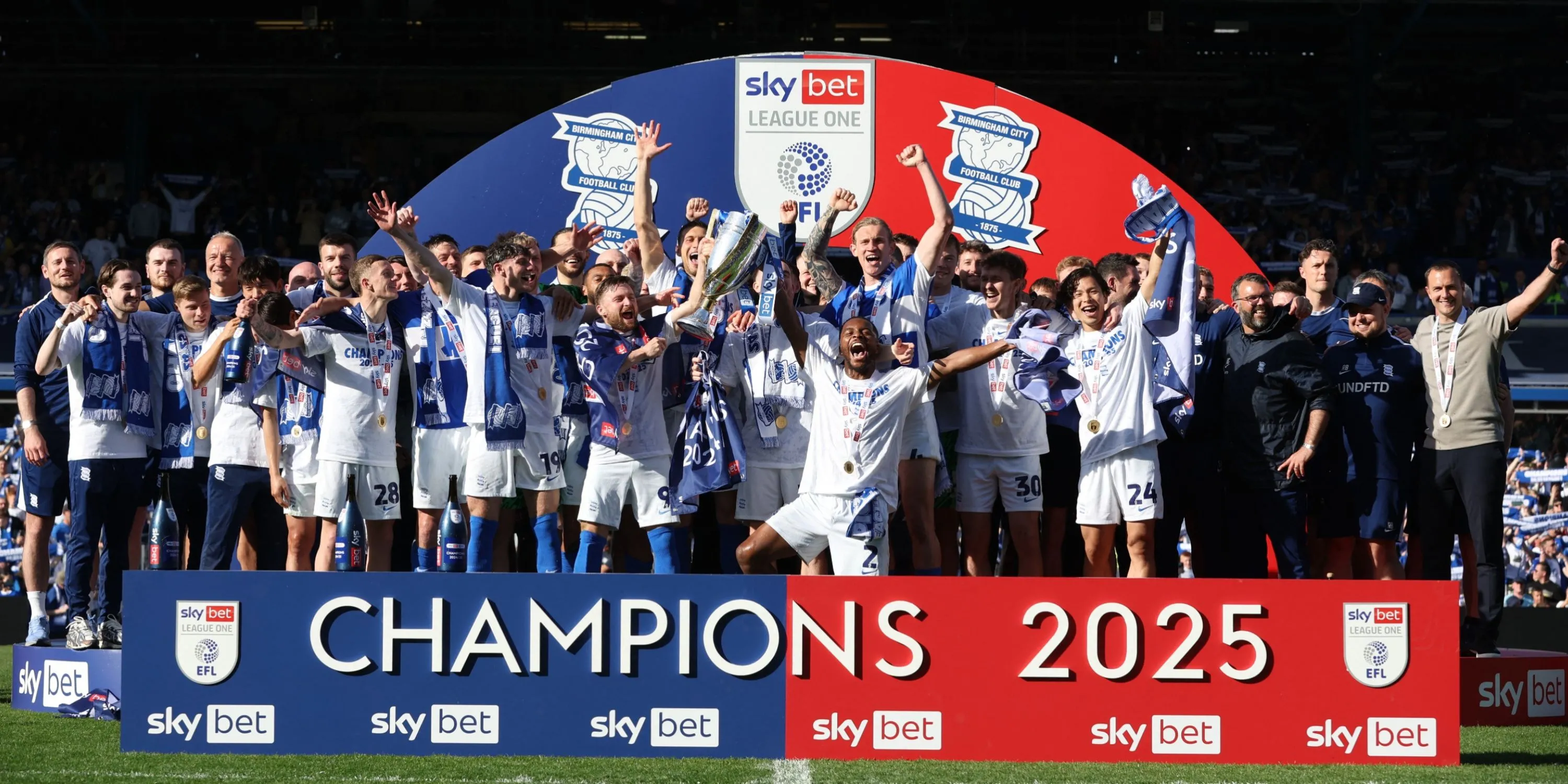 Sân vận động St. Andrew's của Birmingham City trước trận mở màn Championship