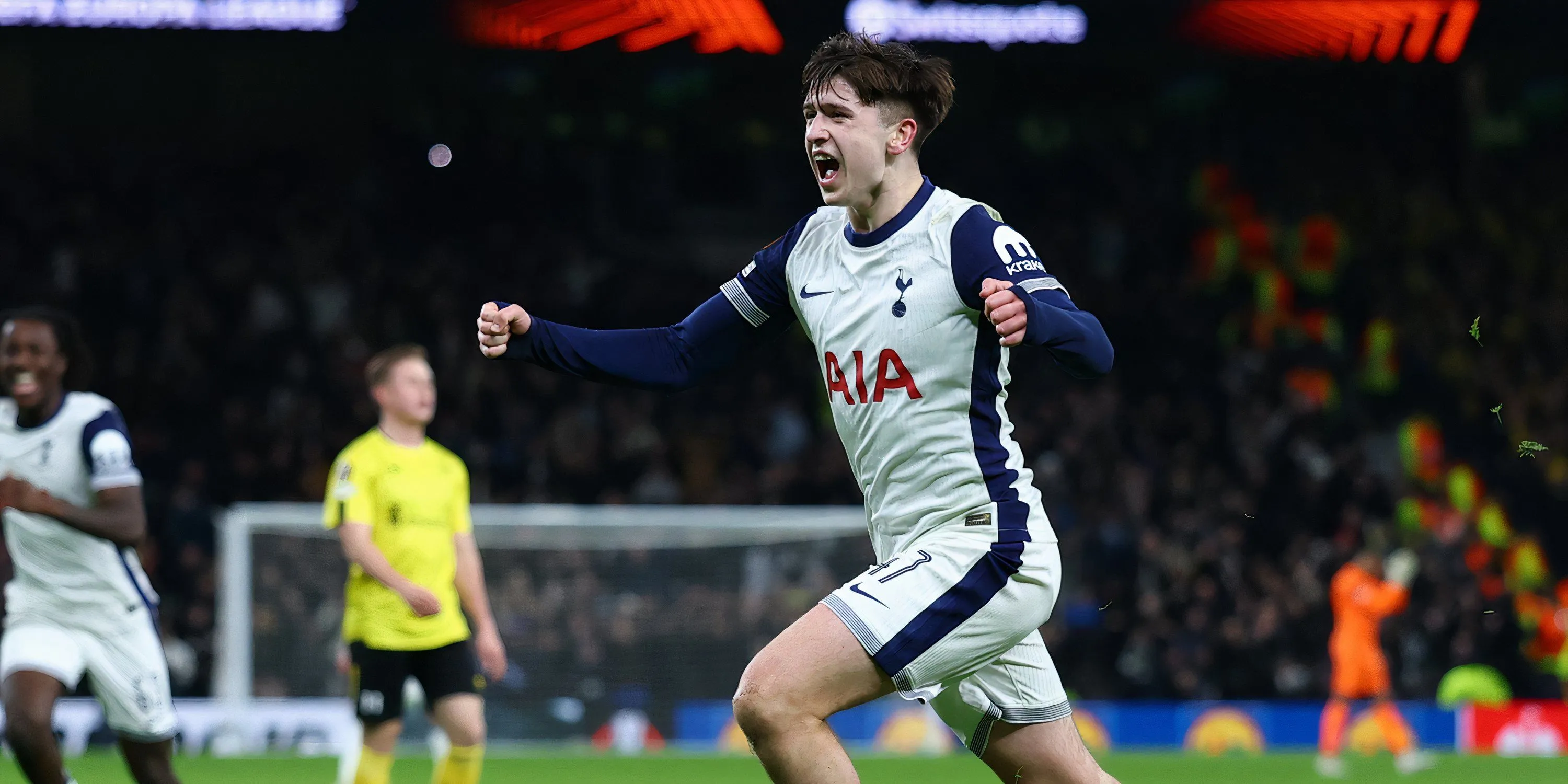 Tài năng trẻ Mikey Moore của Tottenham Hotspur thi đấu ở Europa League
