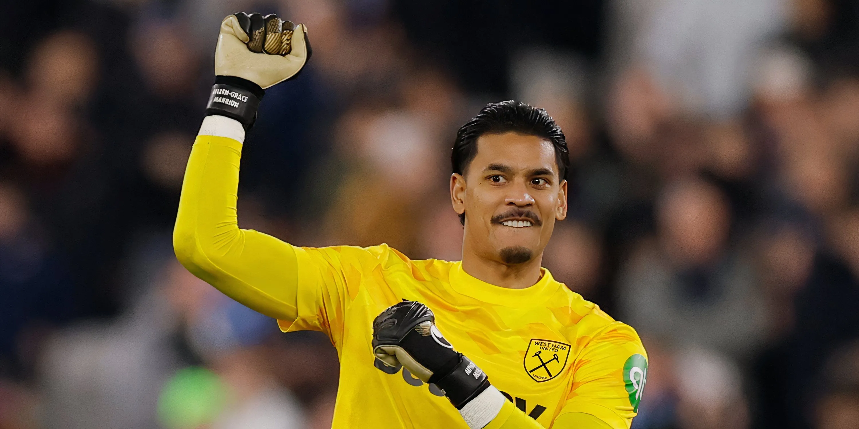 Thủ môn Alphonse Areola thi đấu cho West Ham tại Premier League
