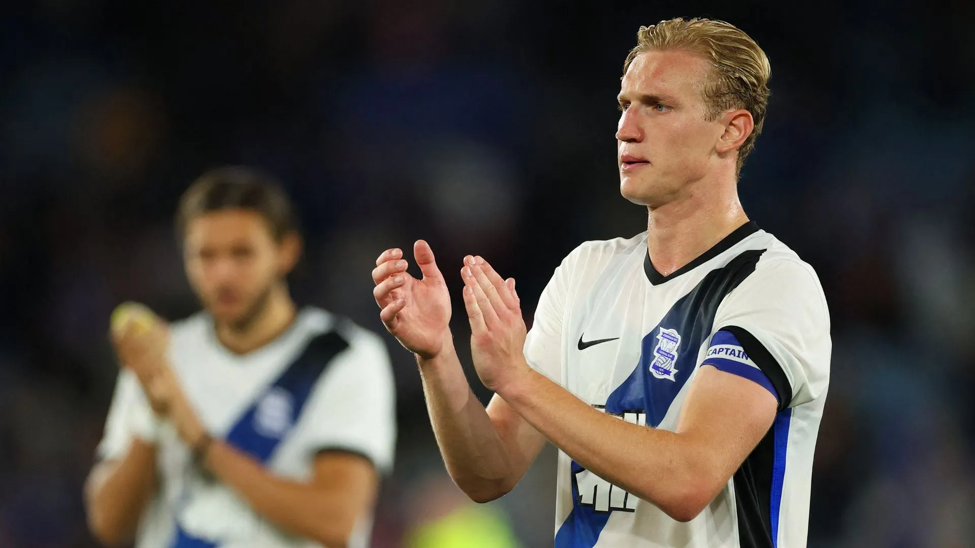 Christoph Klarer thi đấu cho Birmingham City trong một trận gặp Leicester City