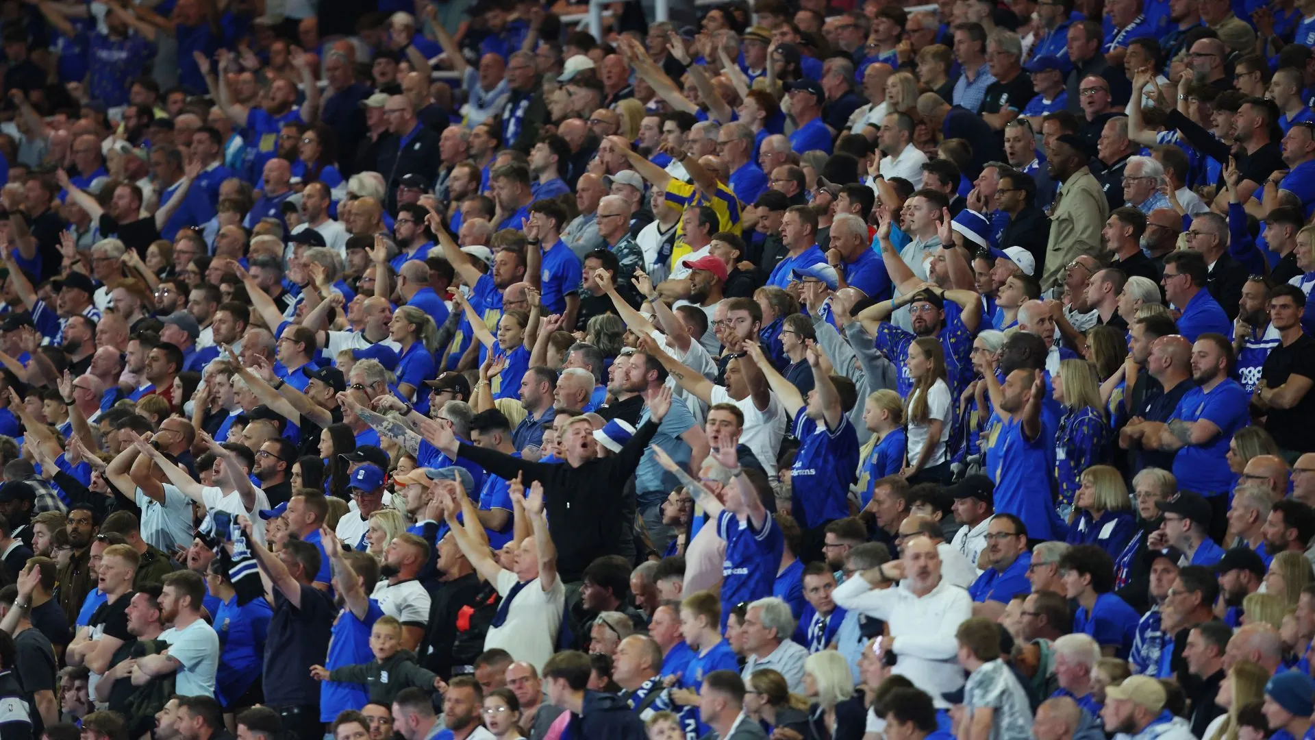 Cổ động viên Birmingham City trên khán đài St. Andrew’s