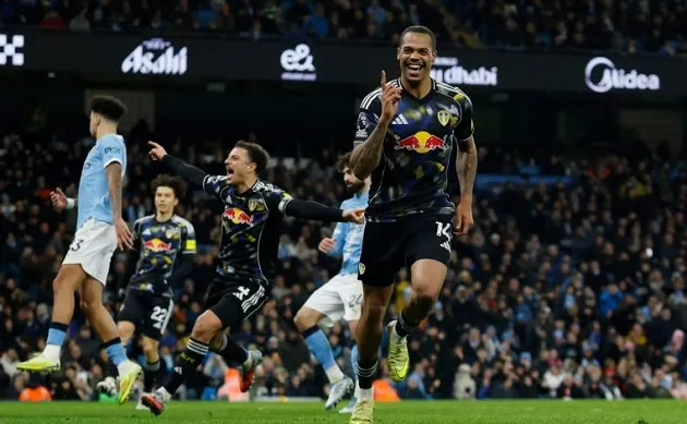 Leeds chơi pressing mạnh mẽ ở hiệp hai khiến Man City gặp khó